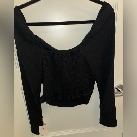NWT Drape Neck Long Sleeve Black Crop Top - Picture 5 of 6